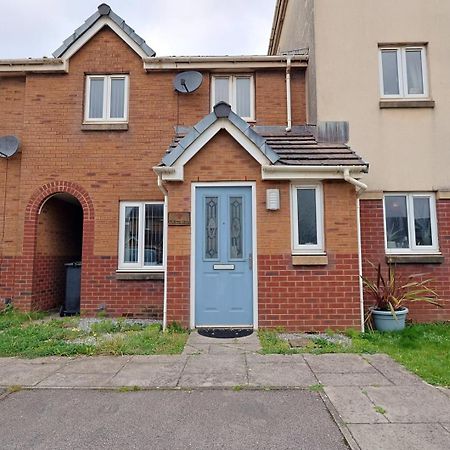 Relaxing 2-Bed Coastal Escape In Port Talbot Apartment Exterior foto