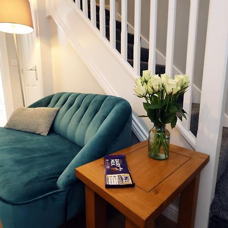 Relaxing 2-Bed Coastal Escape In Port Talbot Apartment Exterior foto