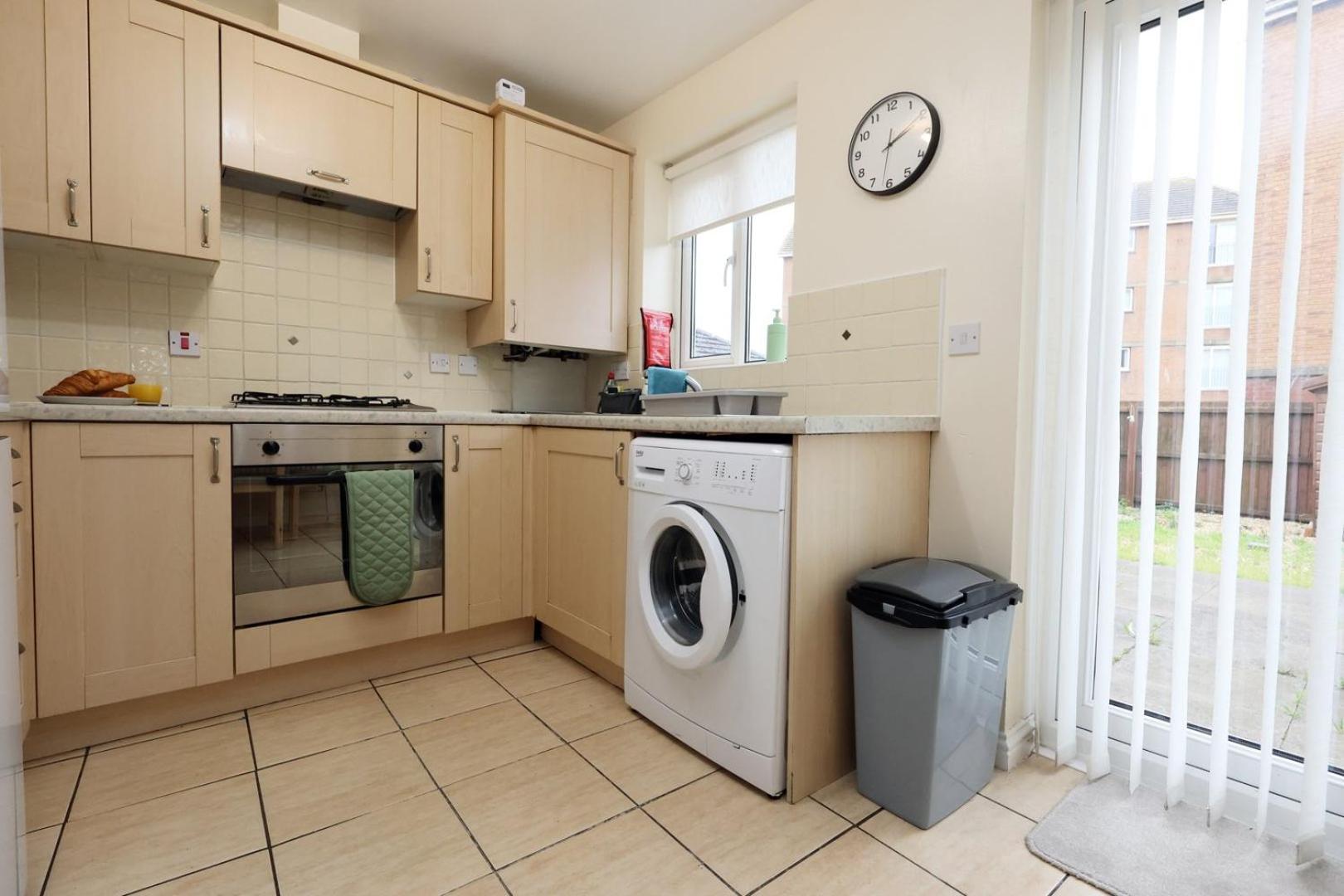 Relaxing 2-Bed Coastal Escape In Port Talbot Apartment Exterior foto